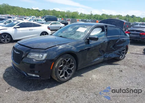 2017 Chrysler 300 300S z USA, uszkodzony, nr VIN 2C3CCABG4HH593569